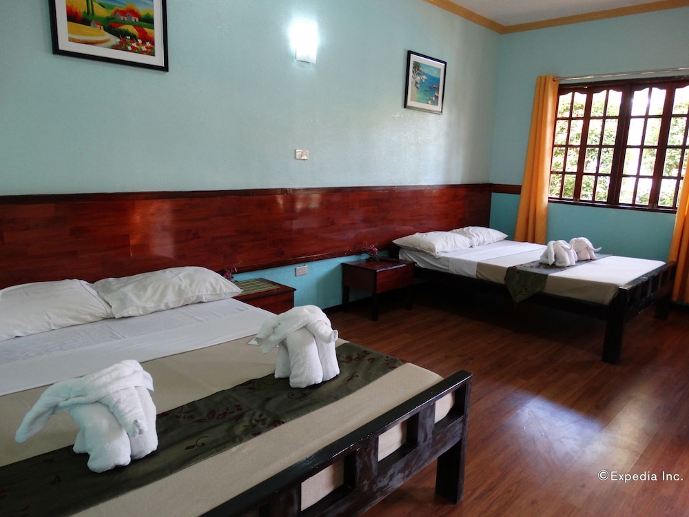 Family Room, 2 Double Beds photo 3