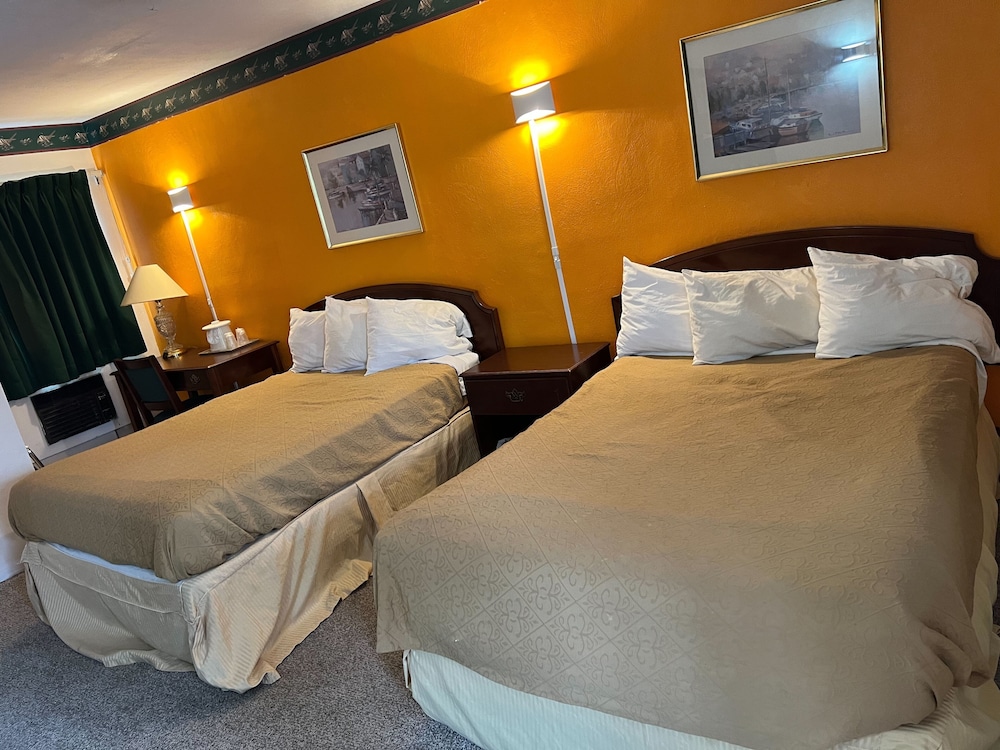 Room, 2 Double Beds photo 1