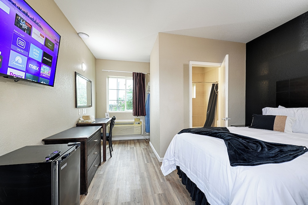 Economy Room