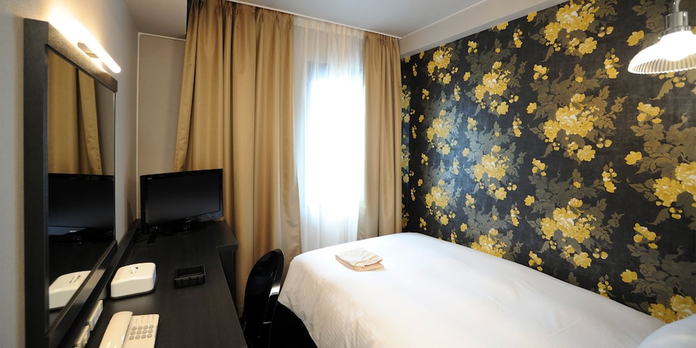 Single Room, Non Smoking - Photo 21