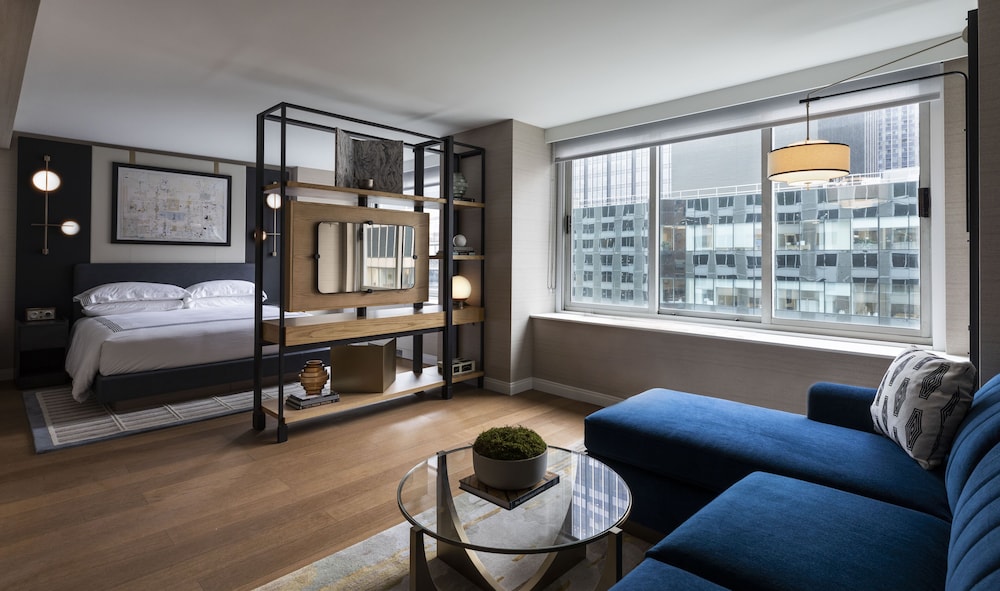 Studio Suite, 1 King Bed (High Floor, Lounge)
