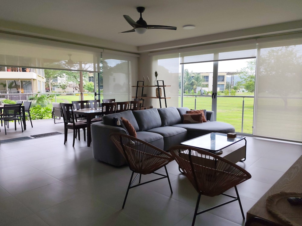 Deluxe Condo, 3 Bedrooms, Partial Ocean View, Garden Area