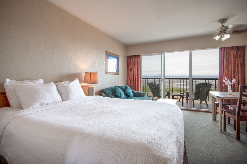 Oceanview King Studio Suite - Photo 2
