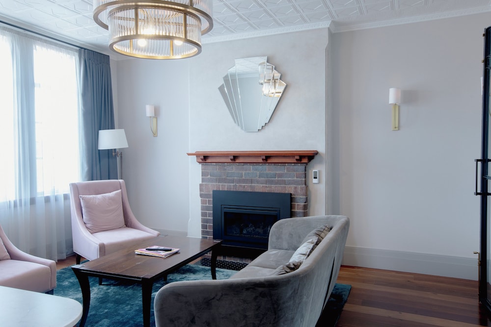 Chancellors Suite photo 2