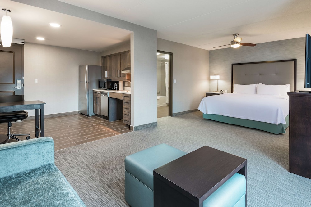Studio, 1 King Bed, Accessible, Bathtub