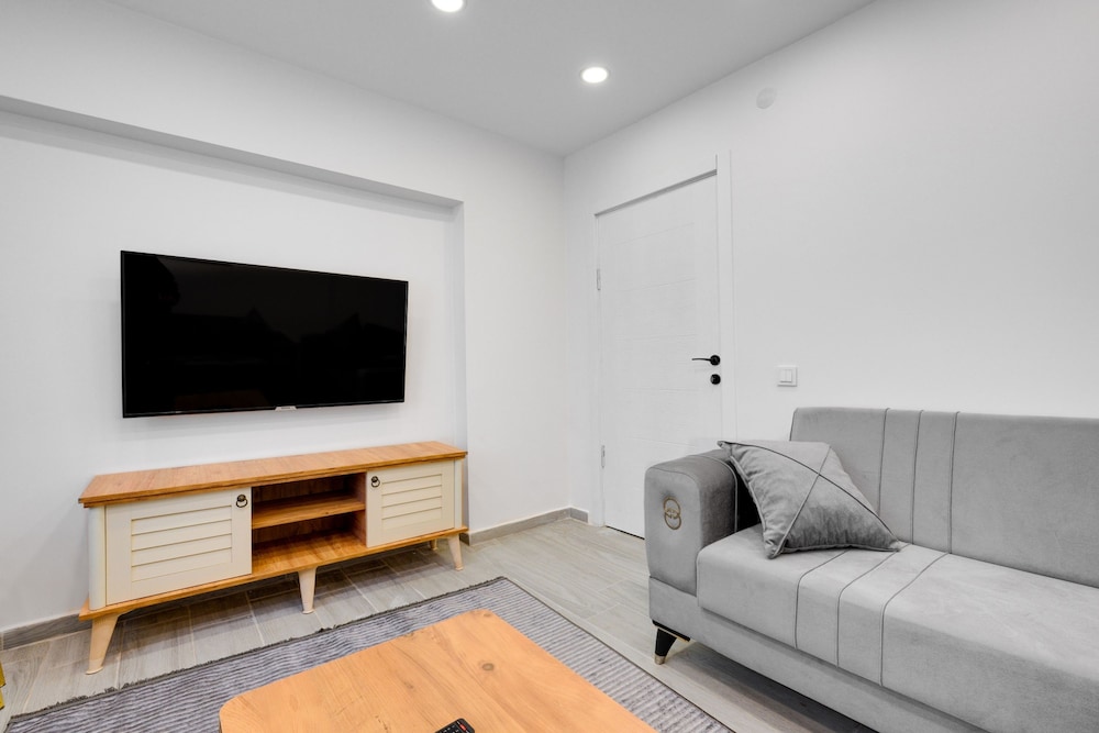 Apartment photo 2