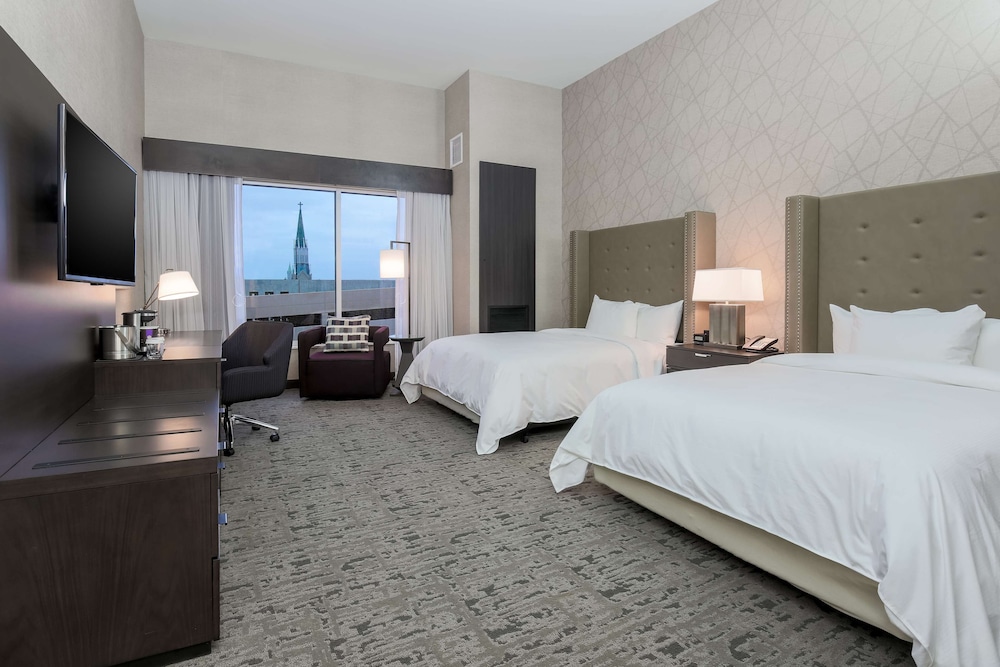 Room, 2 Queen Beds, Accessible, Bathtub photo 1