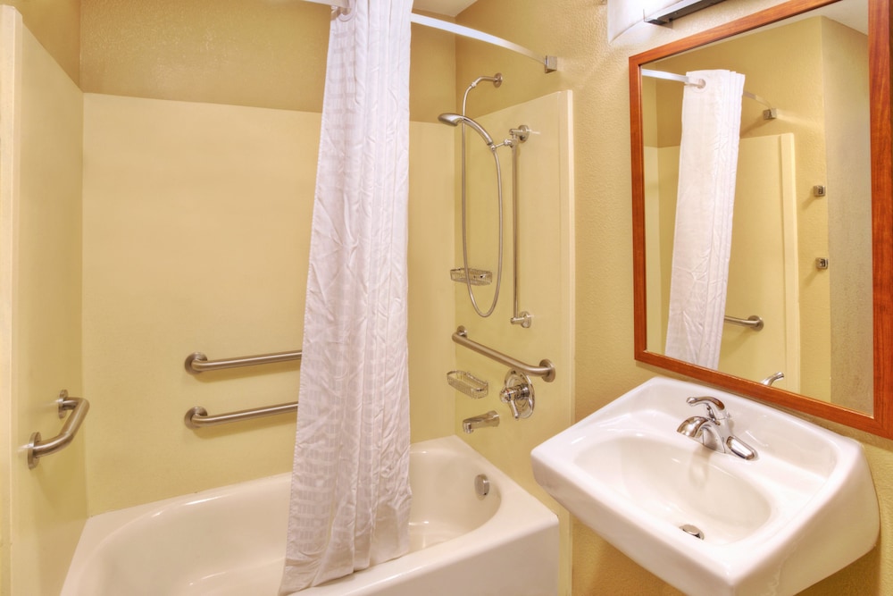 Studio Suite, 2 Double Beds, Accessible (Communications, Accessible Tub) photo 2