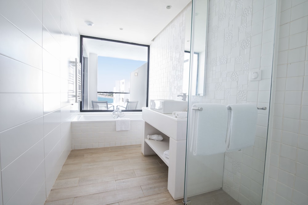 Deluxe Double Room, Partial Sea View (Yasmine) photo 2
