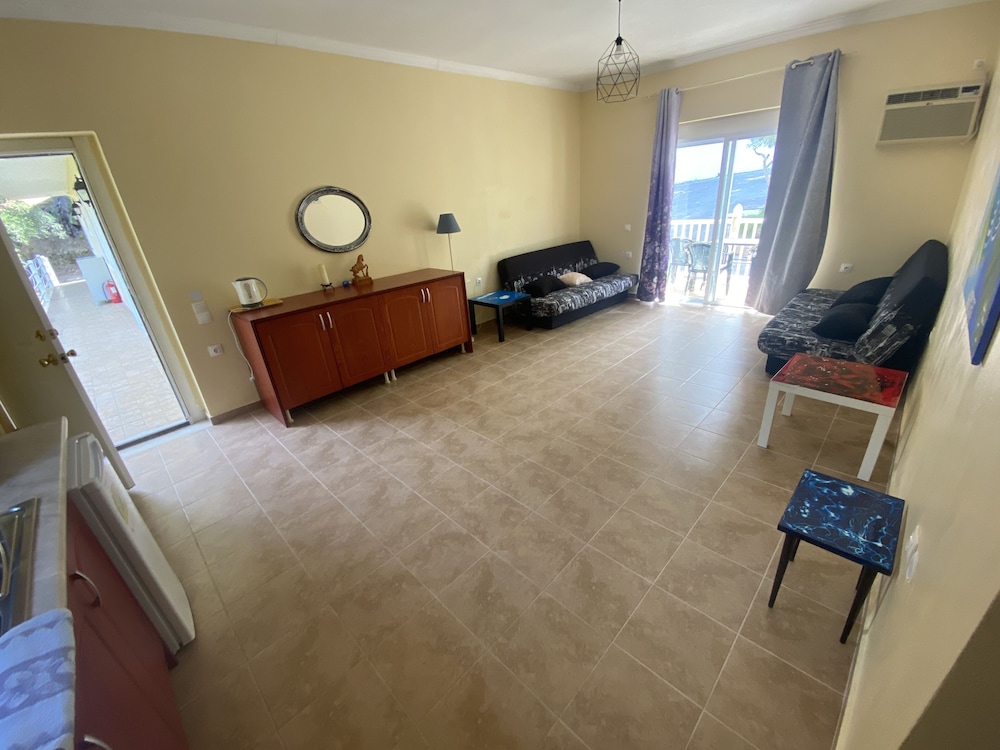 Comfort Apartment photo 2