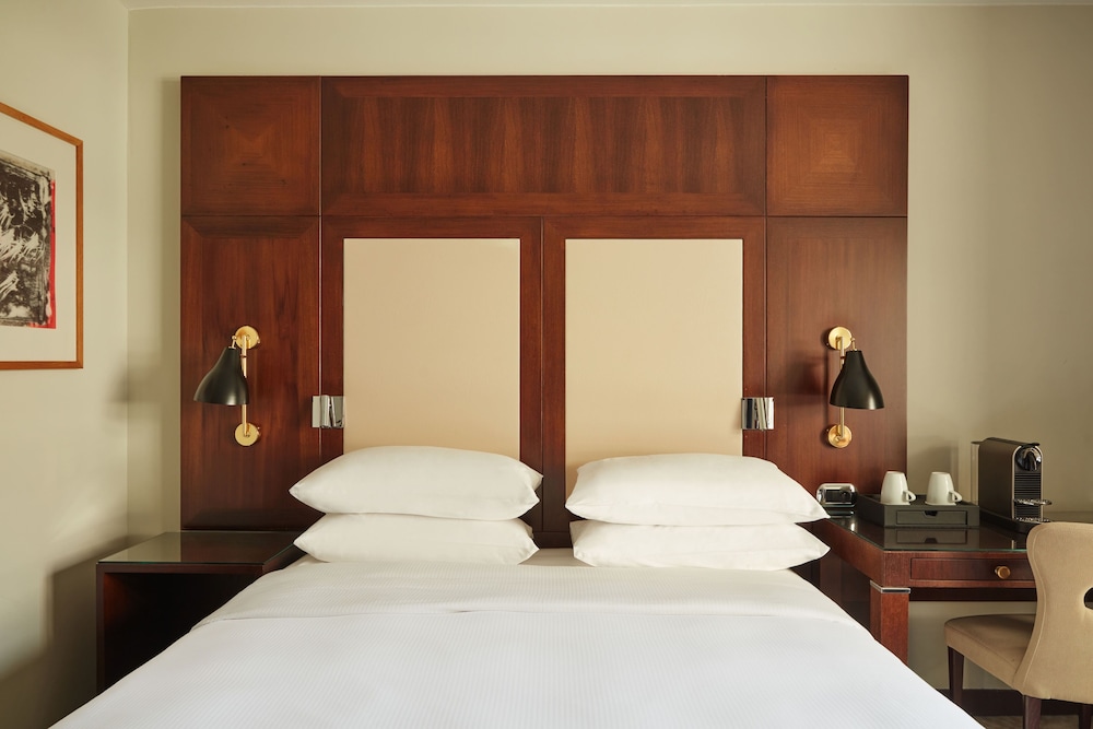 Room, 1 Queen Bed - Photo 7