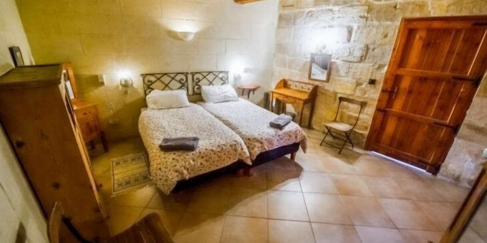 Villa, 2 Bedrooms (ta’ Marija)