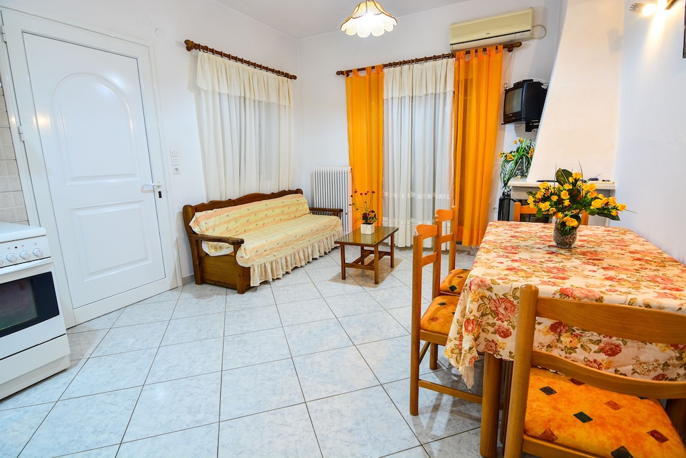 Family Apartment, 2 Bedrooms, Bay View (AD) photo 2