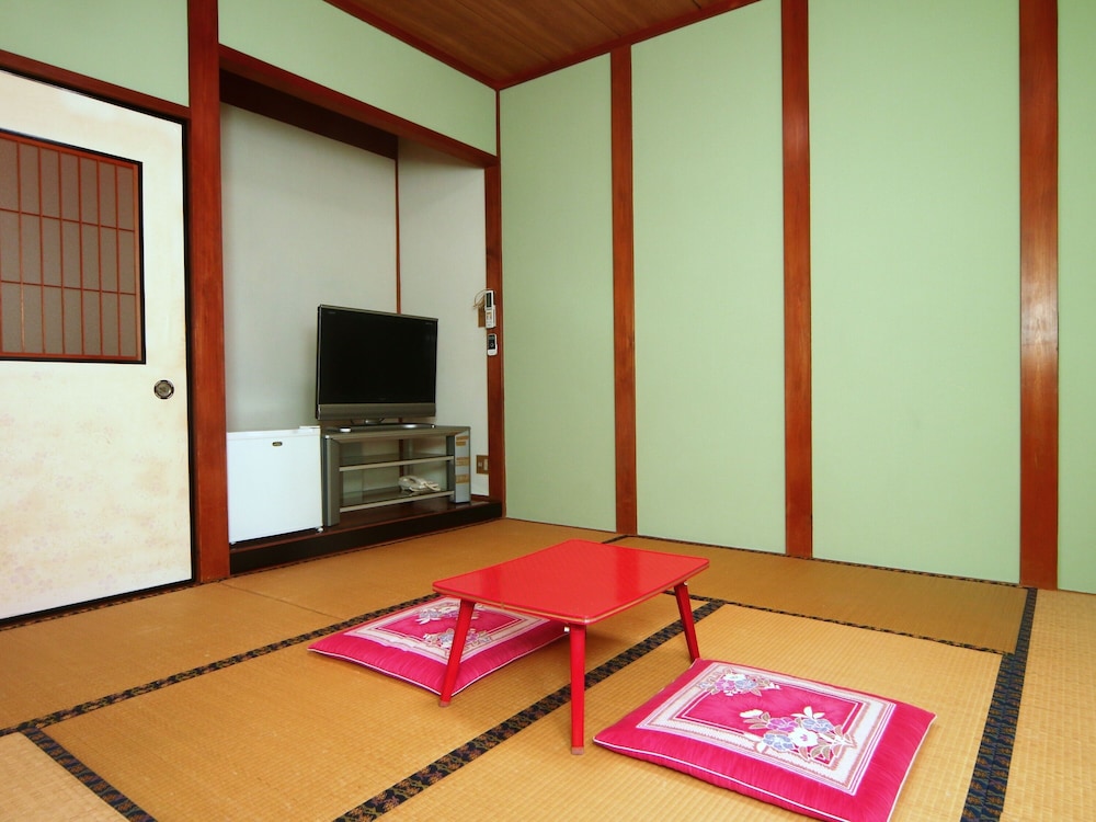 Japanese-Style Room For 4 Guests photo 3