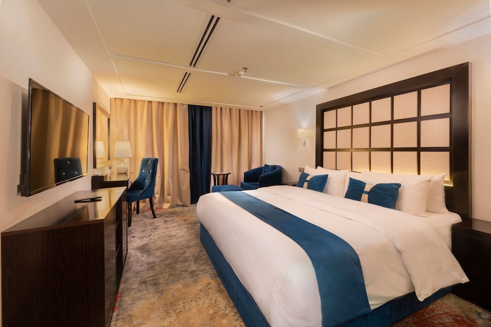 Junior Suite - Photo 1