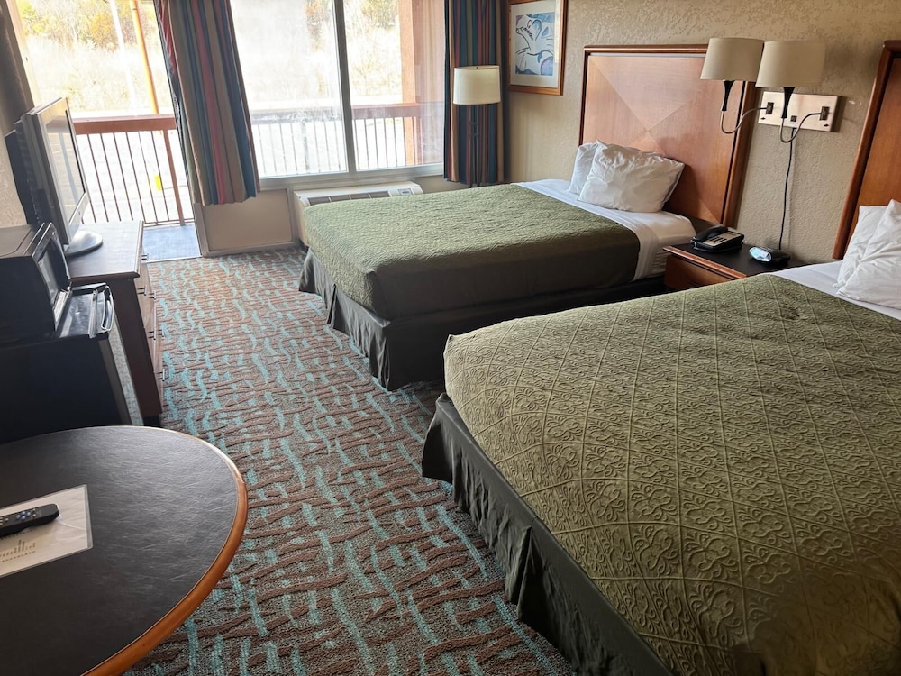 Room, 2 Queen Beds