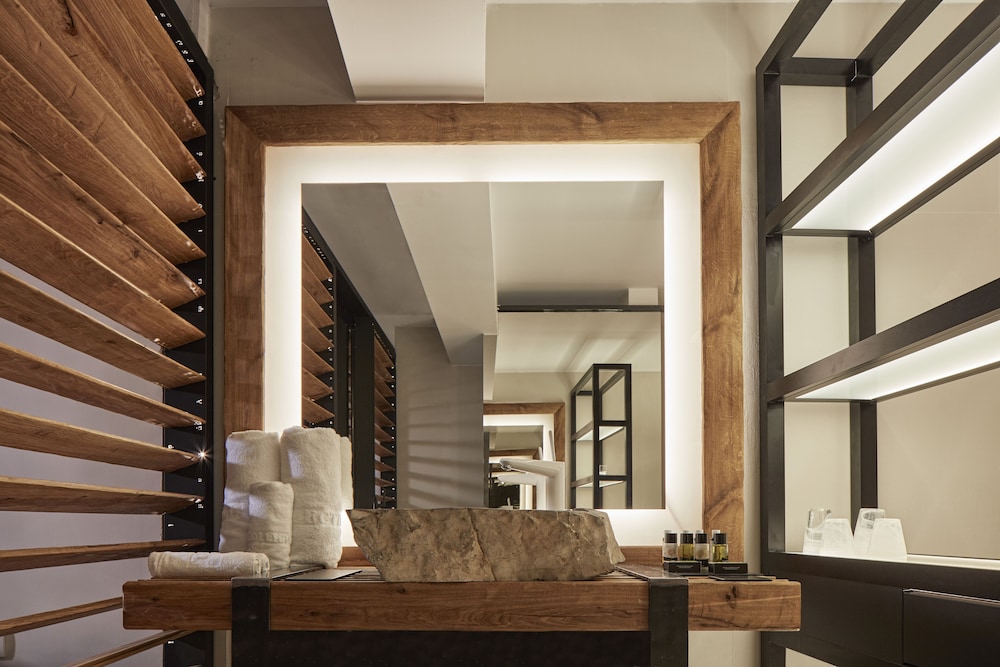 Premium Room - Photo 17