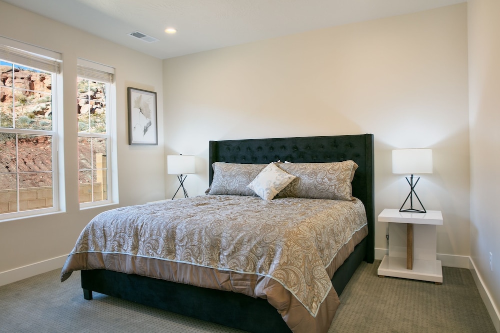 Townhome, 5 Bedrooms