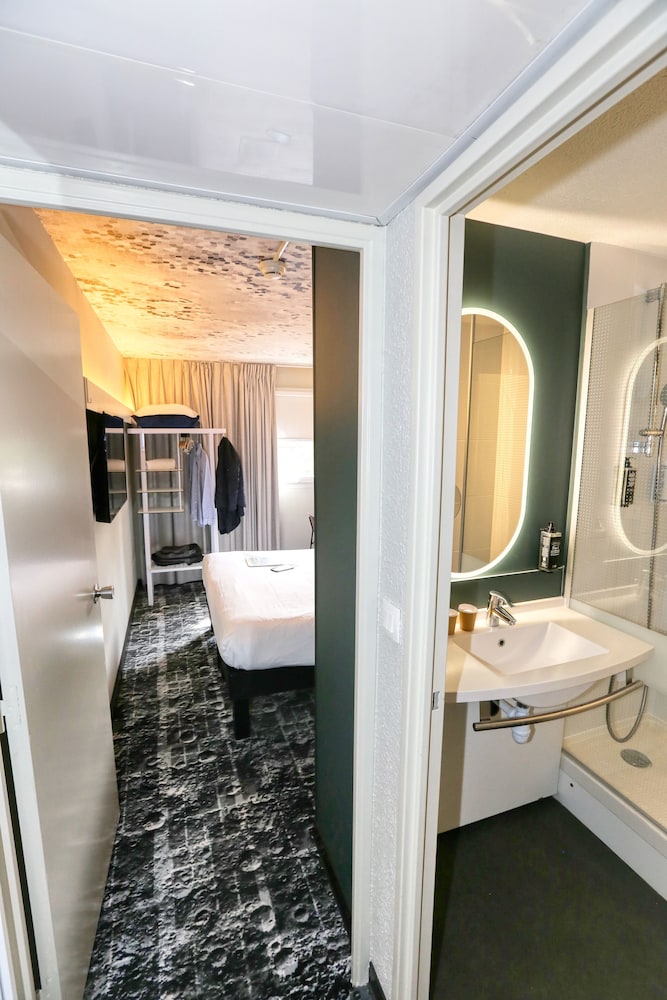 Standard Room, 2 Twin Beds - Photo 2