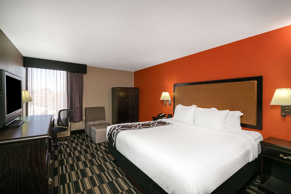 Room, 1 King Bed, Non Smoking - Photo 1