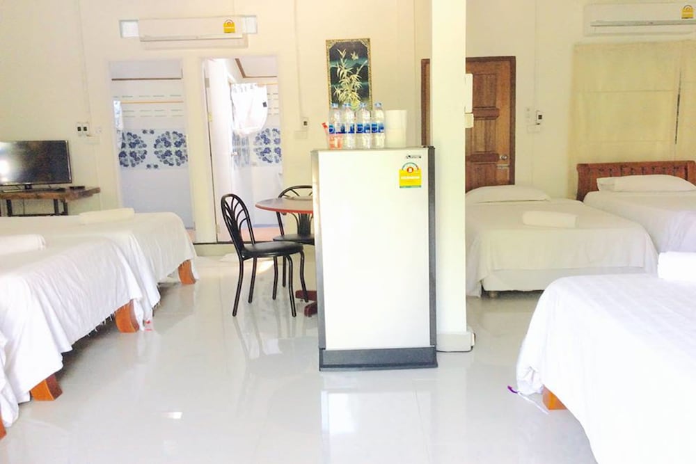 Family Room (M1-M2) photo 2