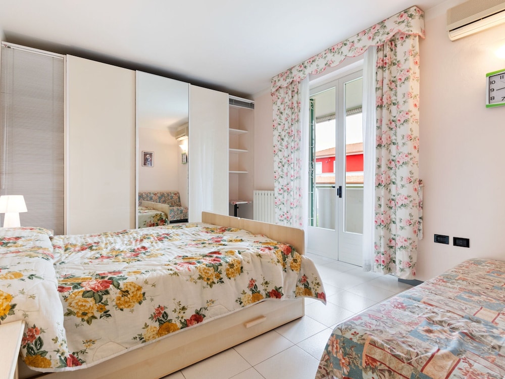 Garden King Suite photo 2