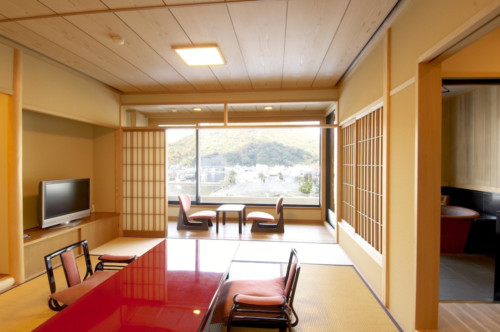 Japanese Style Room with Open-air Bath, Ocean View photo 3