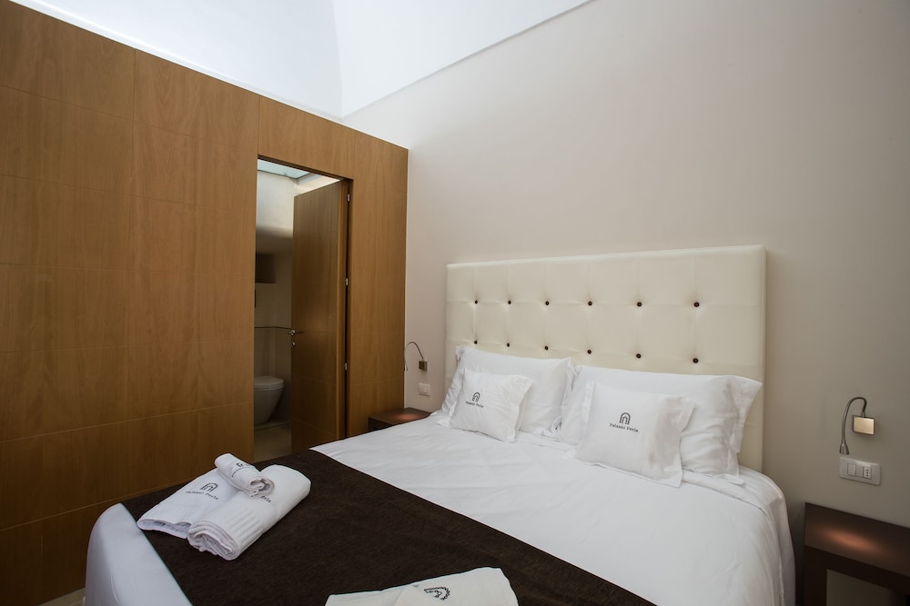 Suite, 1 Queen Bed, Non Smoking