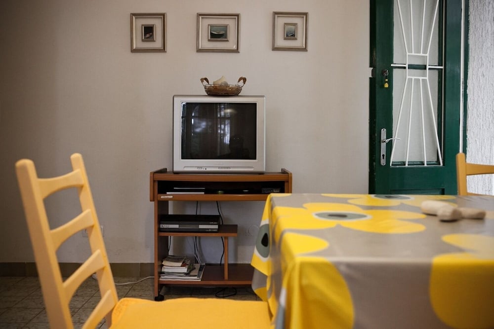 Apartment (Ivica - 40 m from beach - A1(4)) photo 3