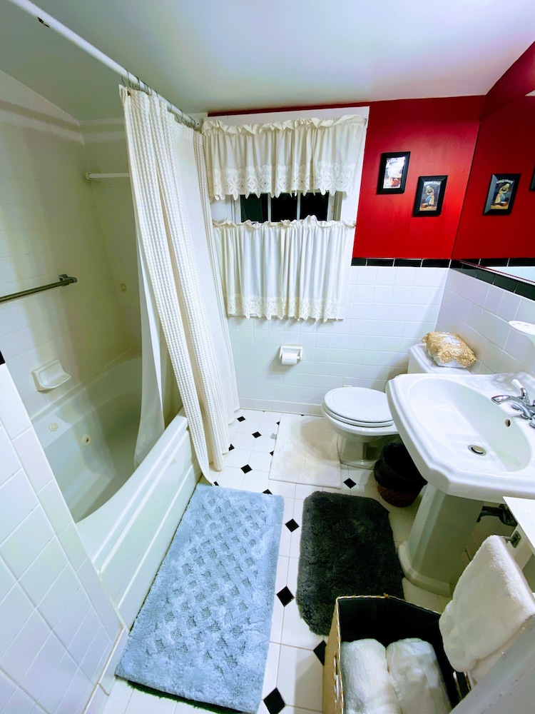 Deluxe Suite, 1 King Bed photo 2