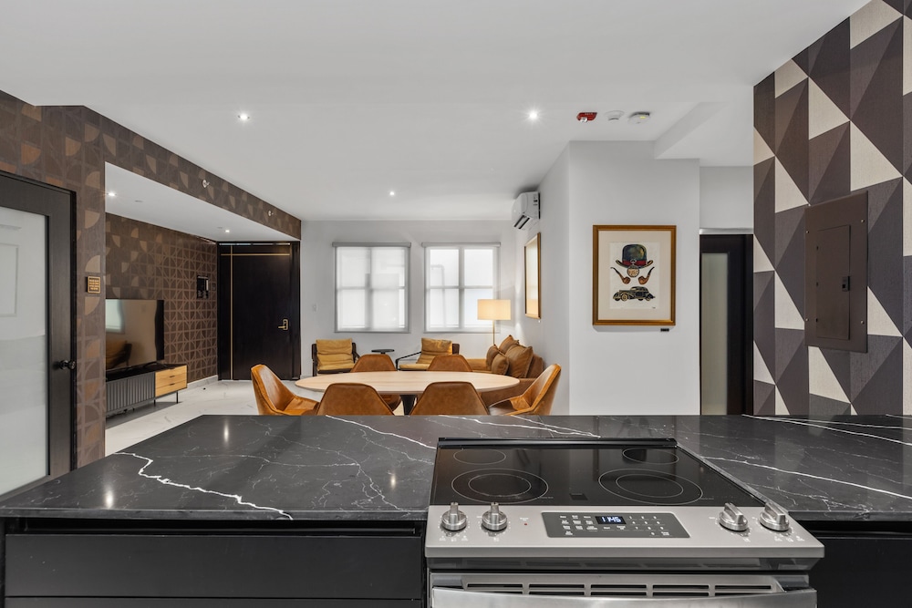 Premier Penthouse