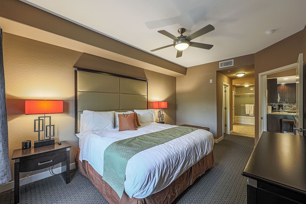 Condo, 2 Bedrooms
