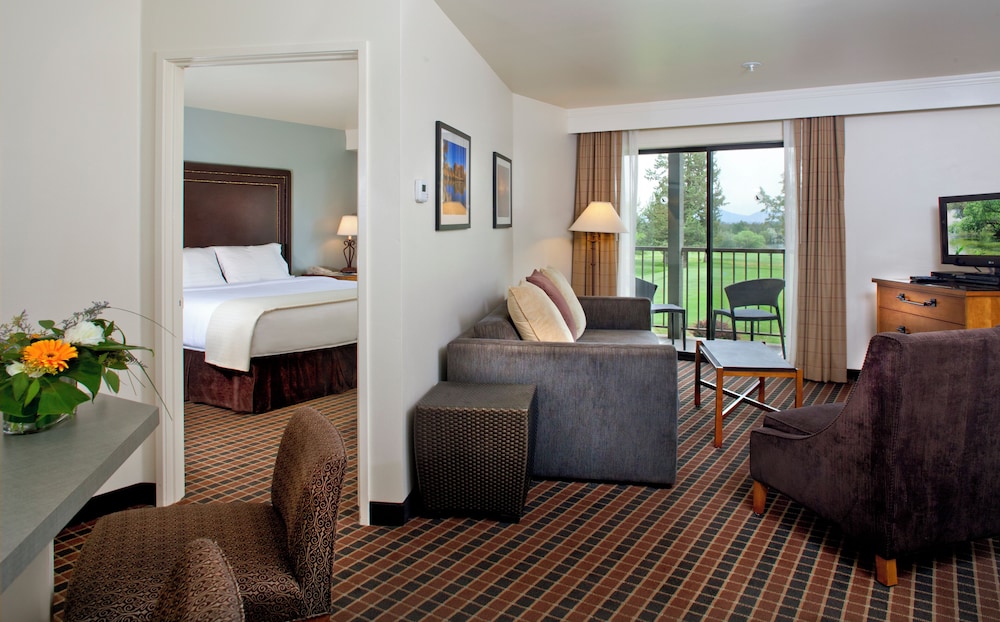 Suite, 1 Bedroom, Golf View (King) - Photo 1