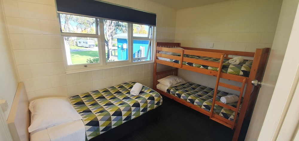 Motel One Bedroom Family photo 3