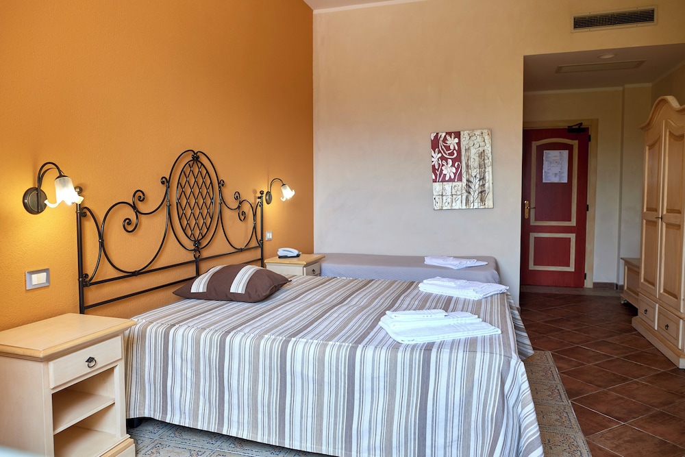 Comfort Room, Balcony - Photo 1