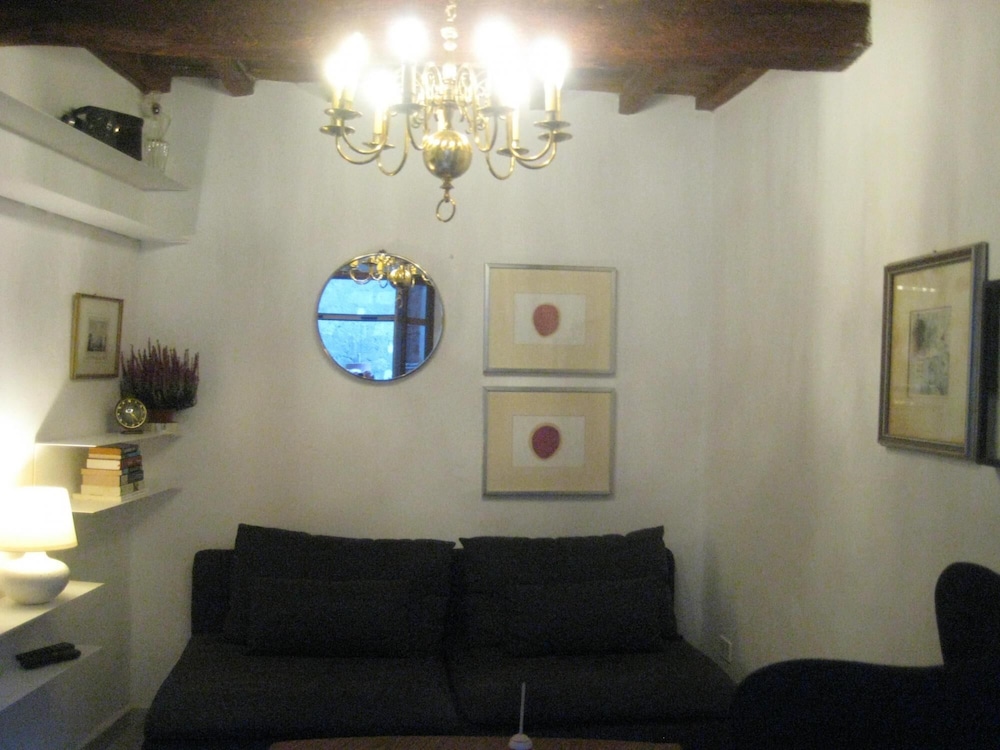 Apartment photo 2