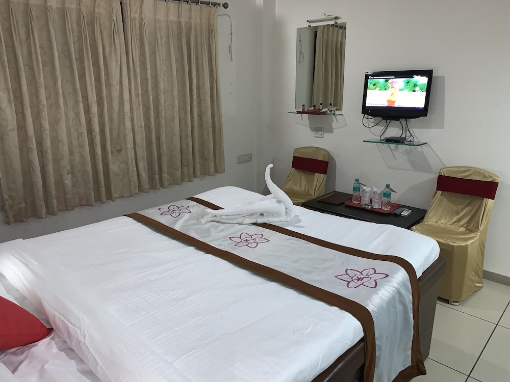 Deluxe Ac Room - Photo 9