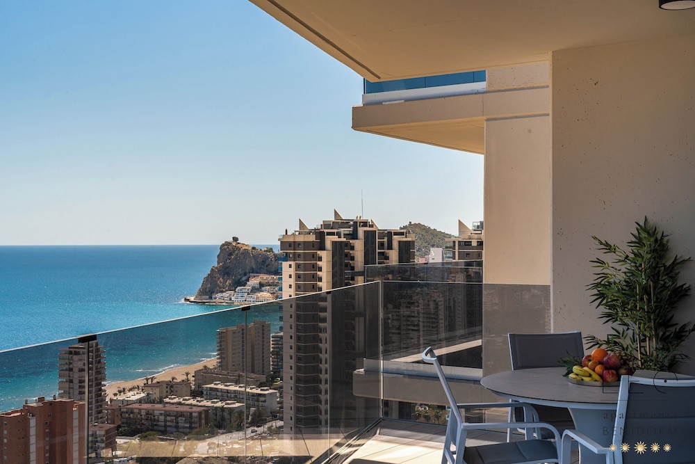 Design Apartment, Sea View