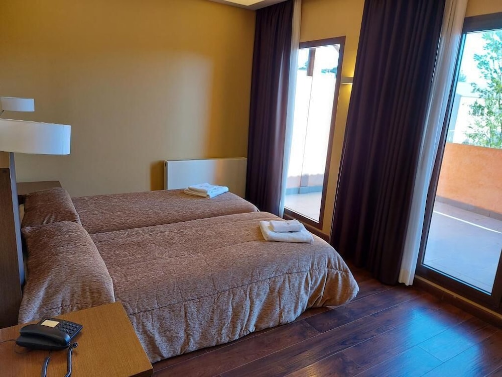 Standard Twin Room - Photo 21