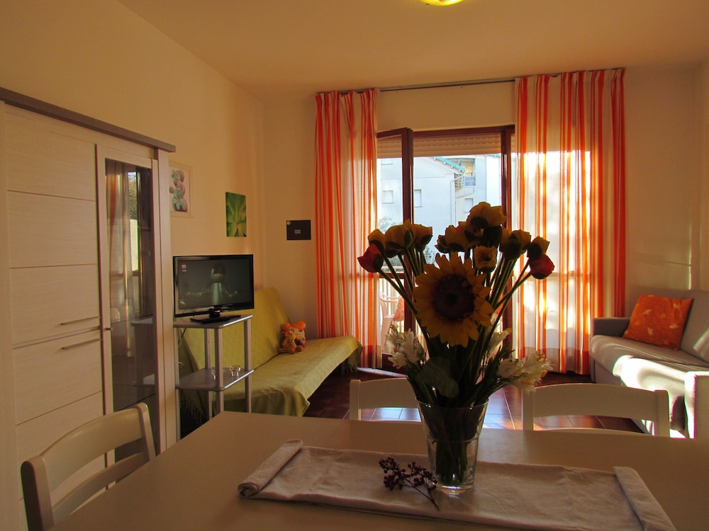 Studio, Multiple Bedrooms, Balcony