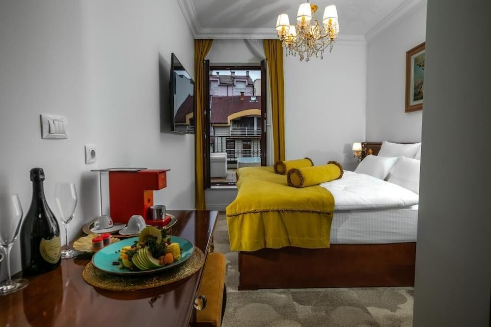 Superior Double or Twin Room photo 3