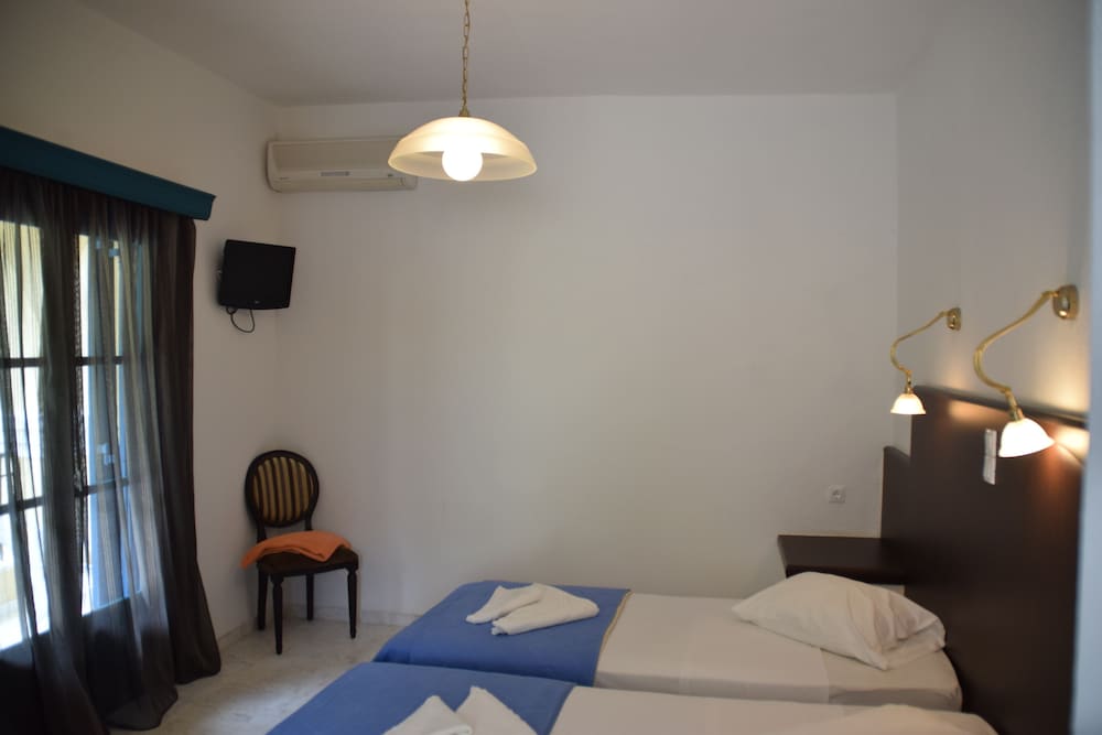 Chambre avec lits jumeaux, vue jardin (1st floor)