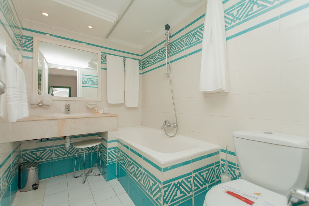 Quintuple Room (3 Adults + 2 Children) - Photo 7