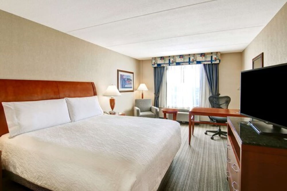 Room, 1 King Bed, Accessible - Photo 2