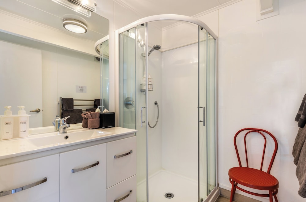 Two Bedroom Family Apartment - Photo 18