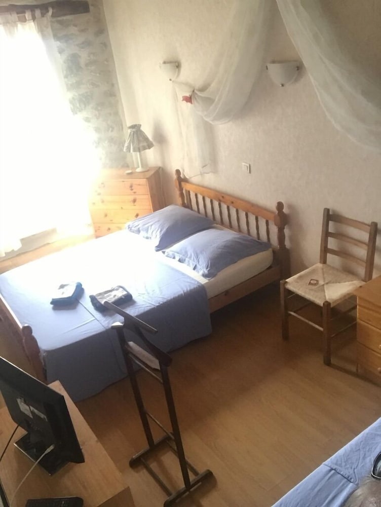 Traditional Triple Room, Shared Bathroom, Mountain View (1) photo 2