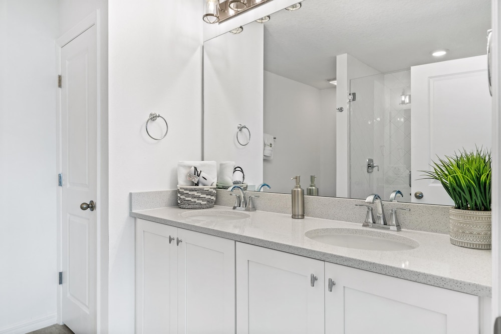 Lovely Townhome Sleeps 8 Eve101, Billede 13