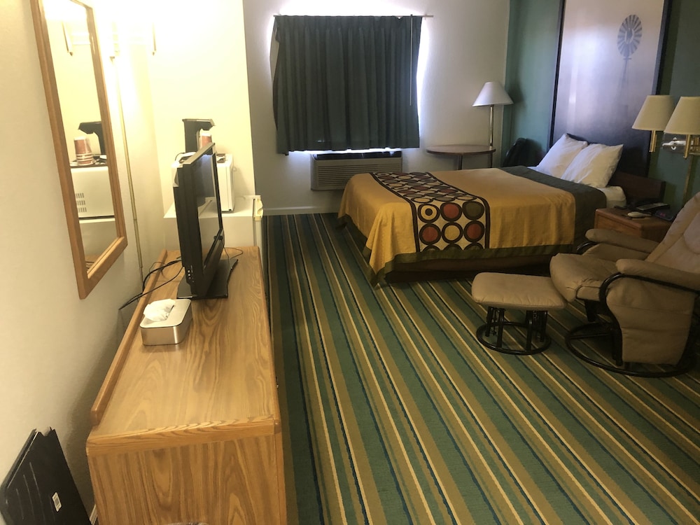 Standard One Queen Room - Photo 1