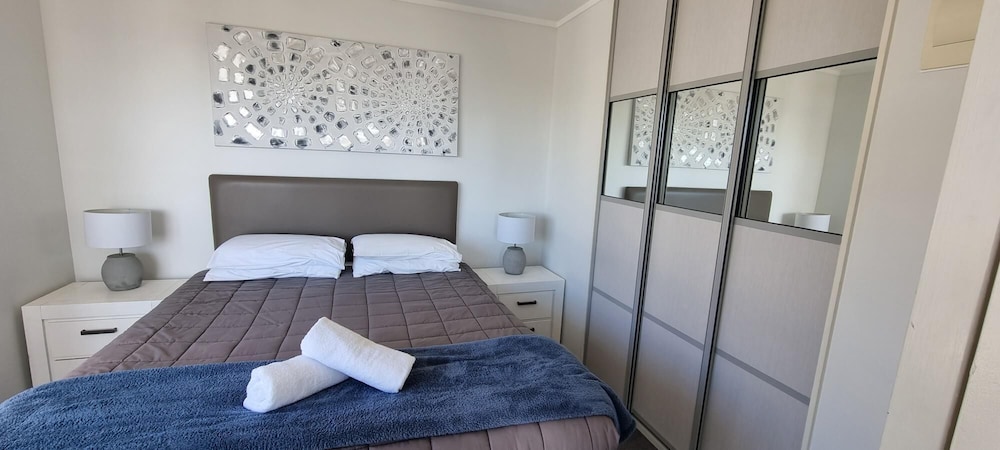 2 Bedroom Apartment (Ocean View) photo 3