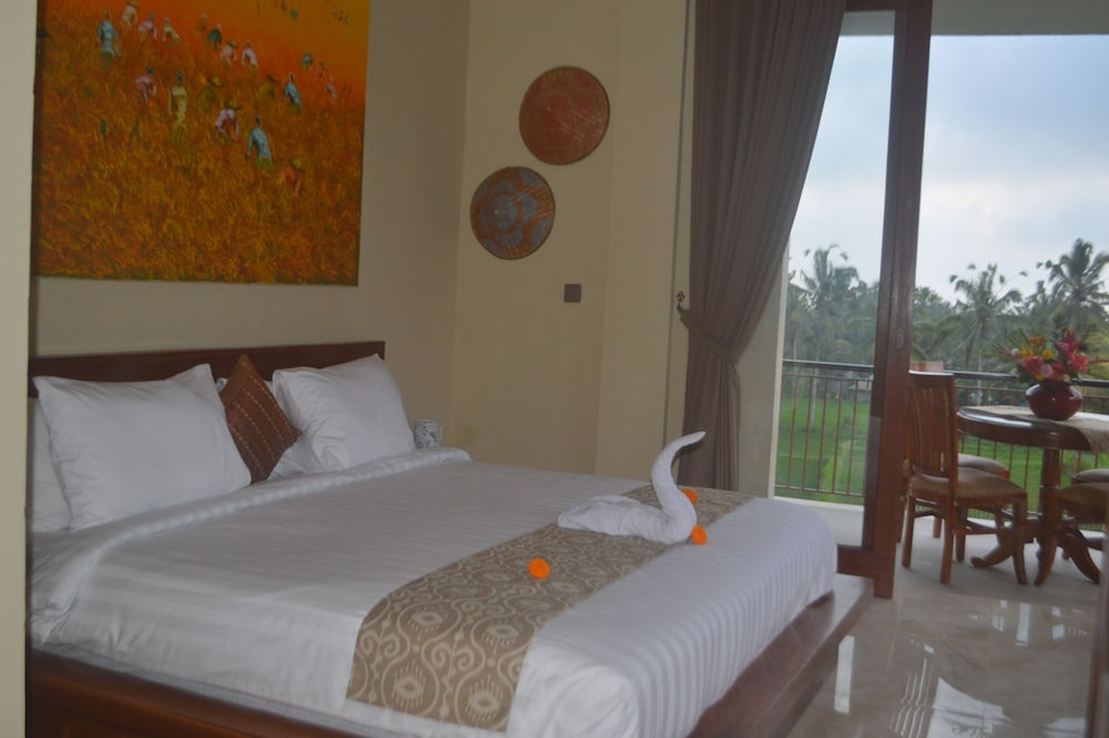 Deluxe Double Room, 1 King Bed, Balcony, Hill View photo 1